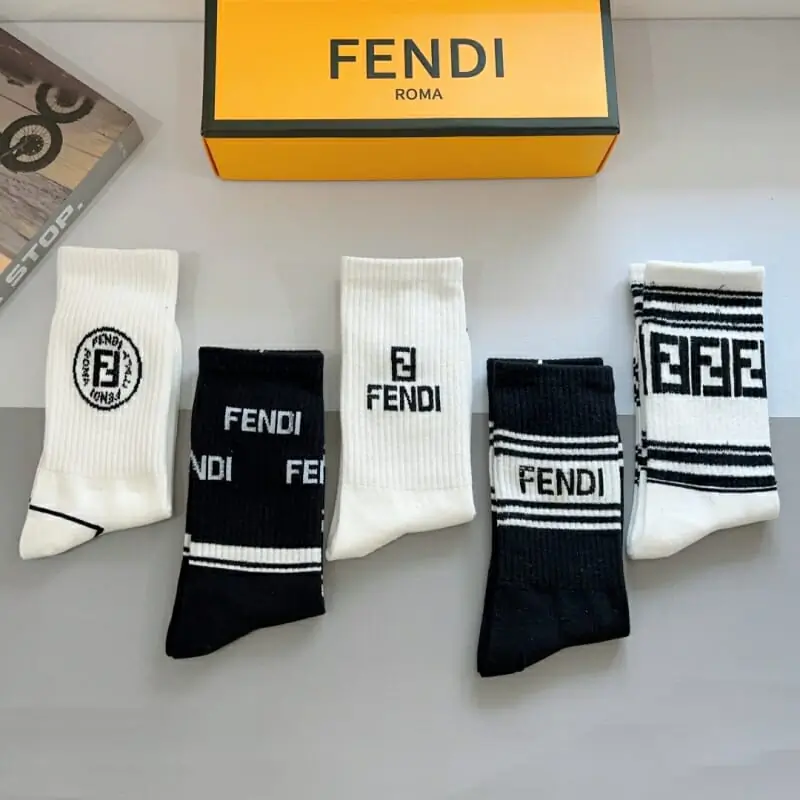 fendi chaussettes pour homme s_12500134